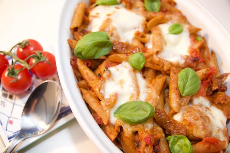Super easy vegetarian pasta bake